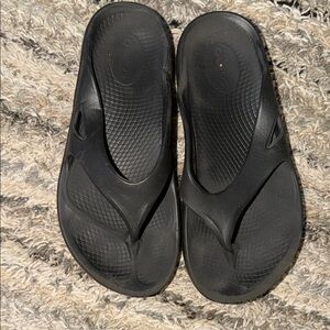 Black Flip Flop Sandals - Simple Everyday Style